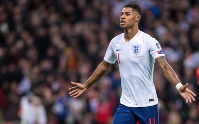 8博热评-C罗任意球再成经典